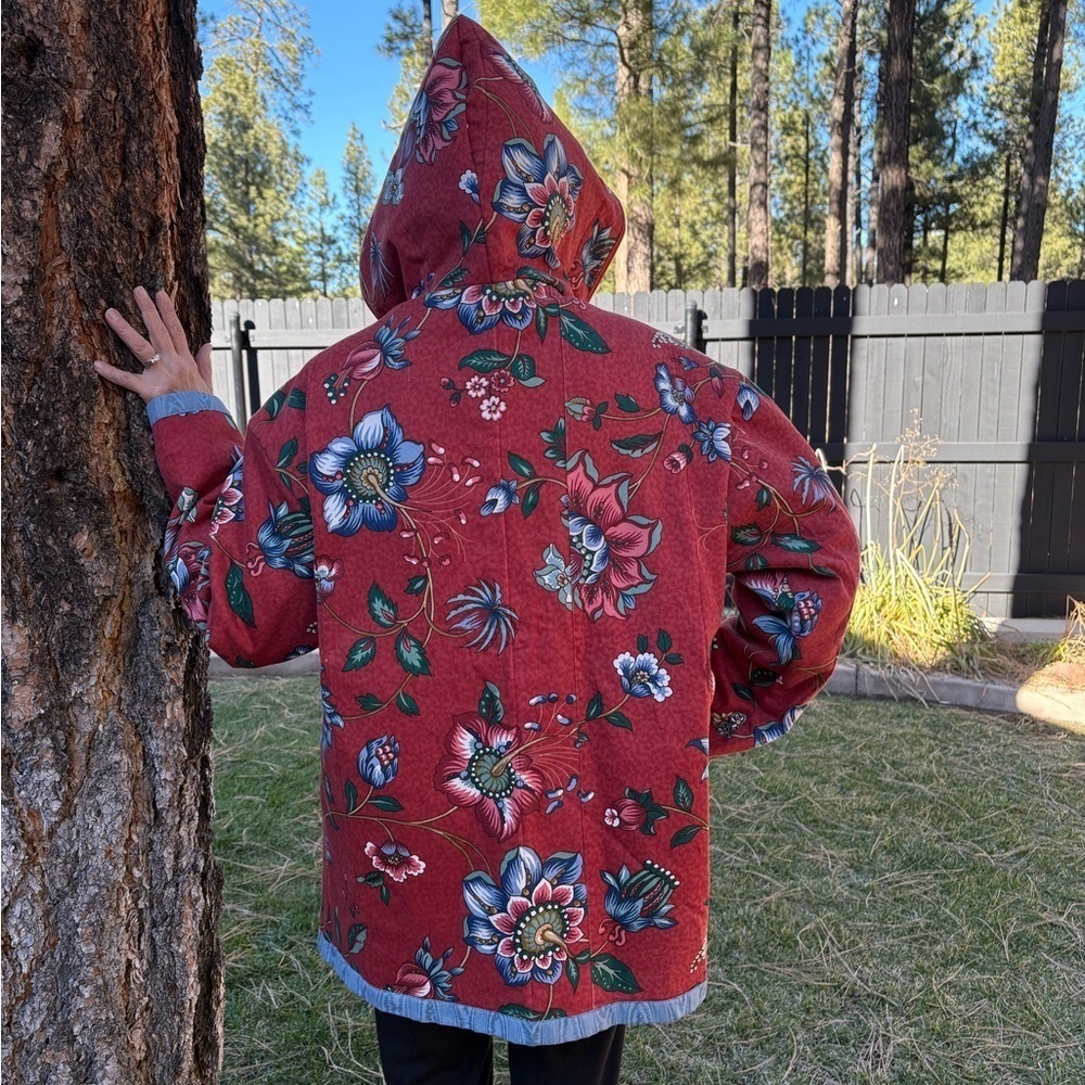 Handmade Quilted Floral Red Women's Jacket - Picture 5 of 16